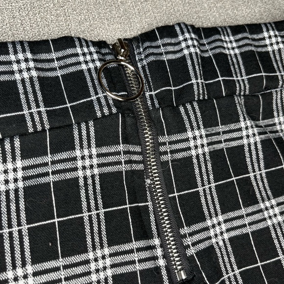 Plaid/Stripped Collegiate Black Bottom Bundle! - Picture 2 of 5